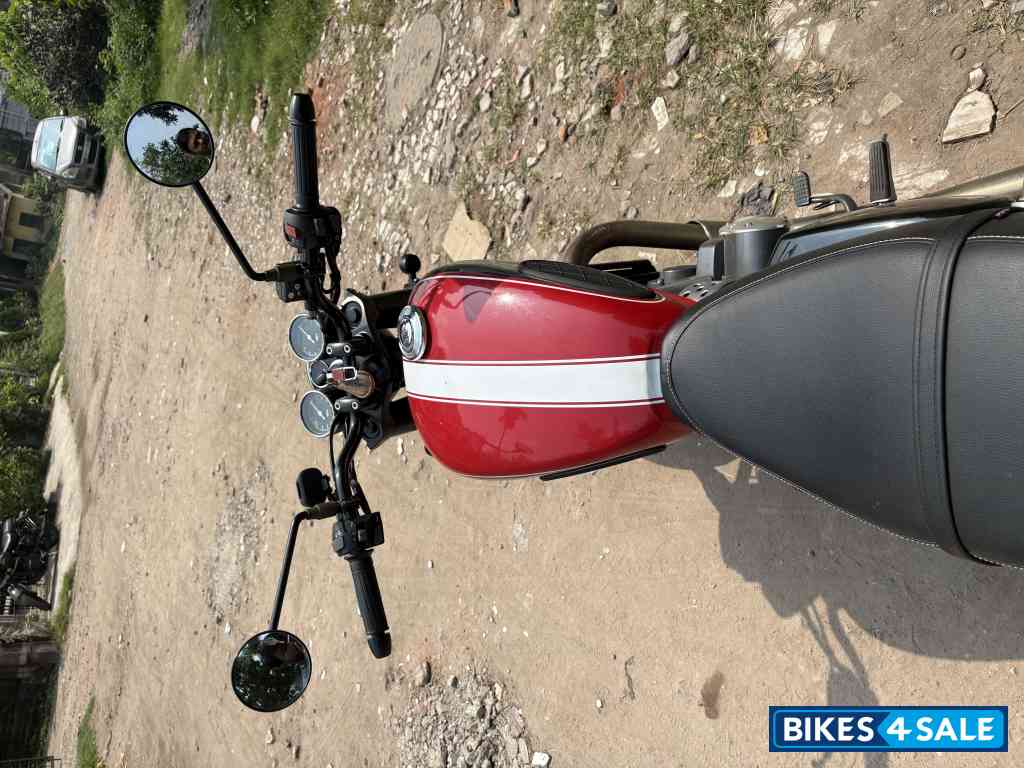 Insignia Red BSA Gold Star 650