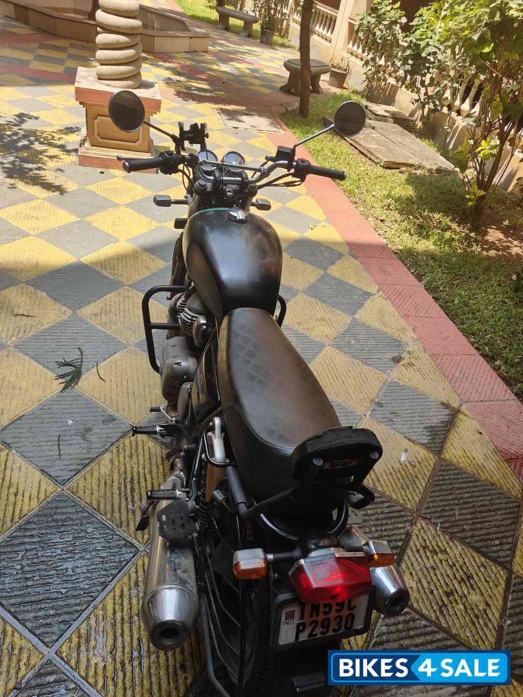 Downtown Drag Grey Royal Enfield Interceptor 650 Twin