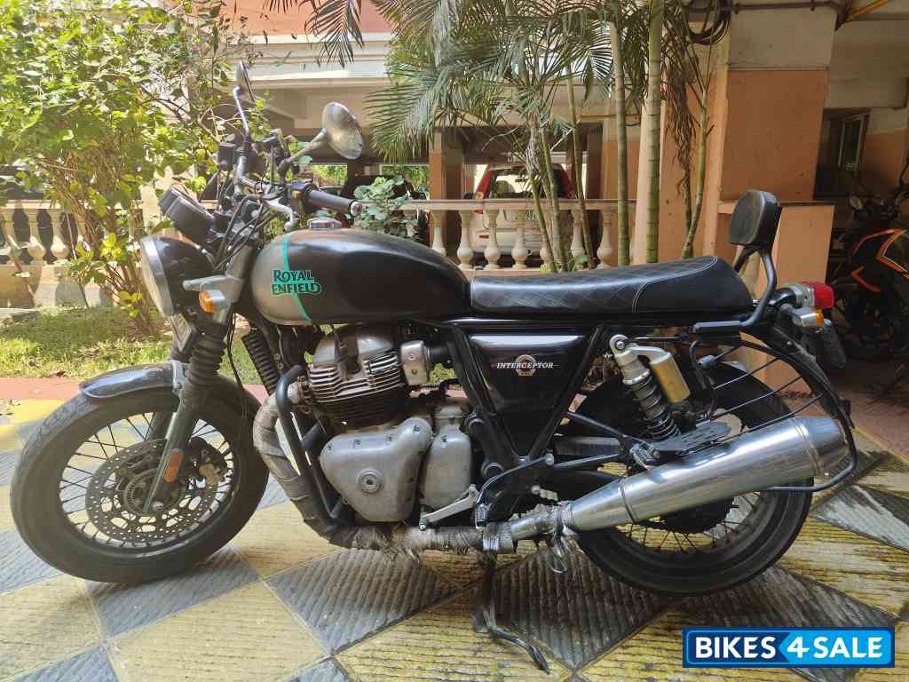 Downtown Drag Grey Royal Enfield Interceptor 650 Twin Downtown Drag Grey Royal Enfield Interceptor 650 Twin