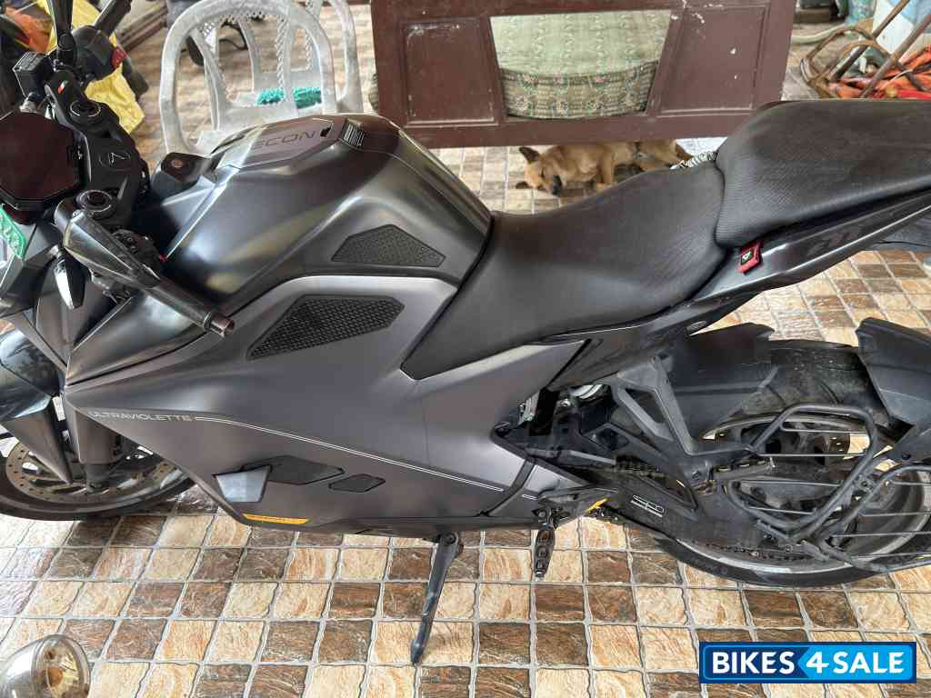 Stealth Black Ultraviolette F77 Recon