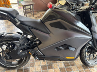 Stealth Black Ultraviolette F77 Recon