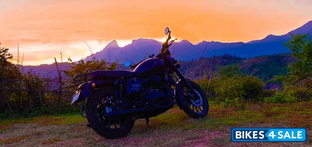 Jawa 42 Dual Channel ABS AllStar Black