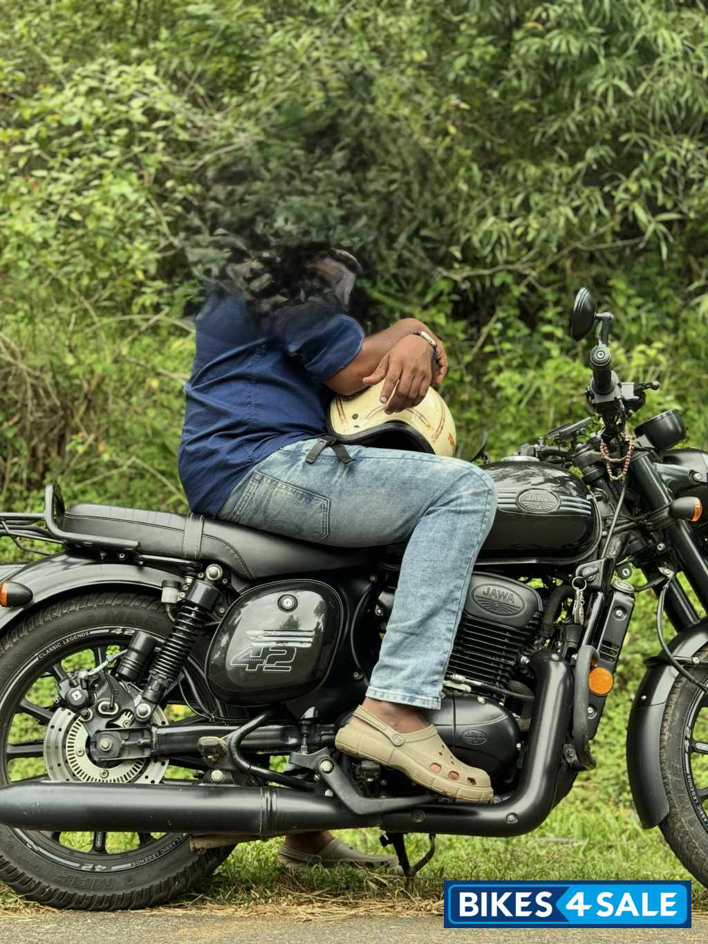 Jawa 42 Dual Channel ABS AllStar Black