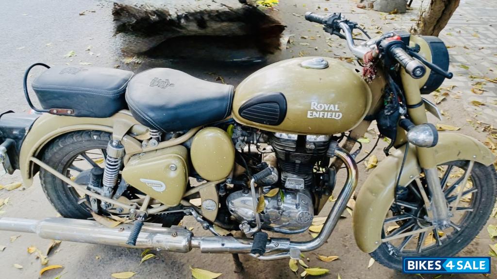 Royal Enfield Classic Desert Storm