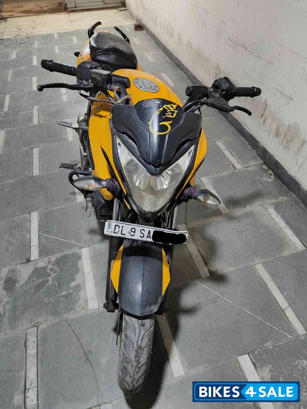 Yellow Bajaj Pulsar 200 NS