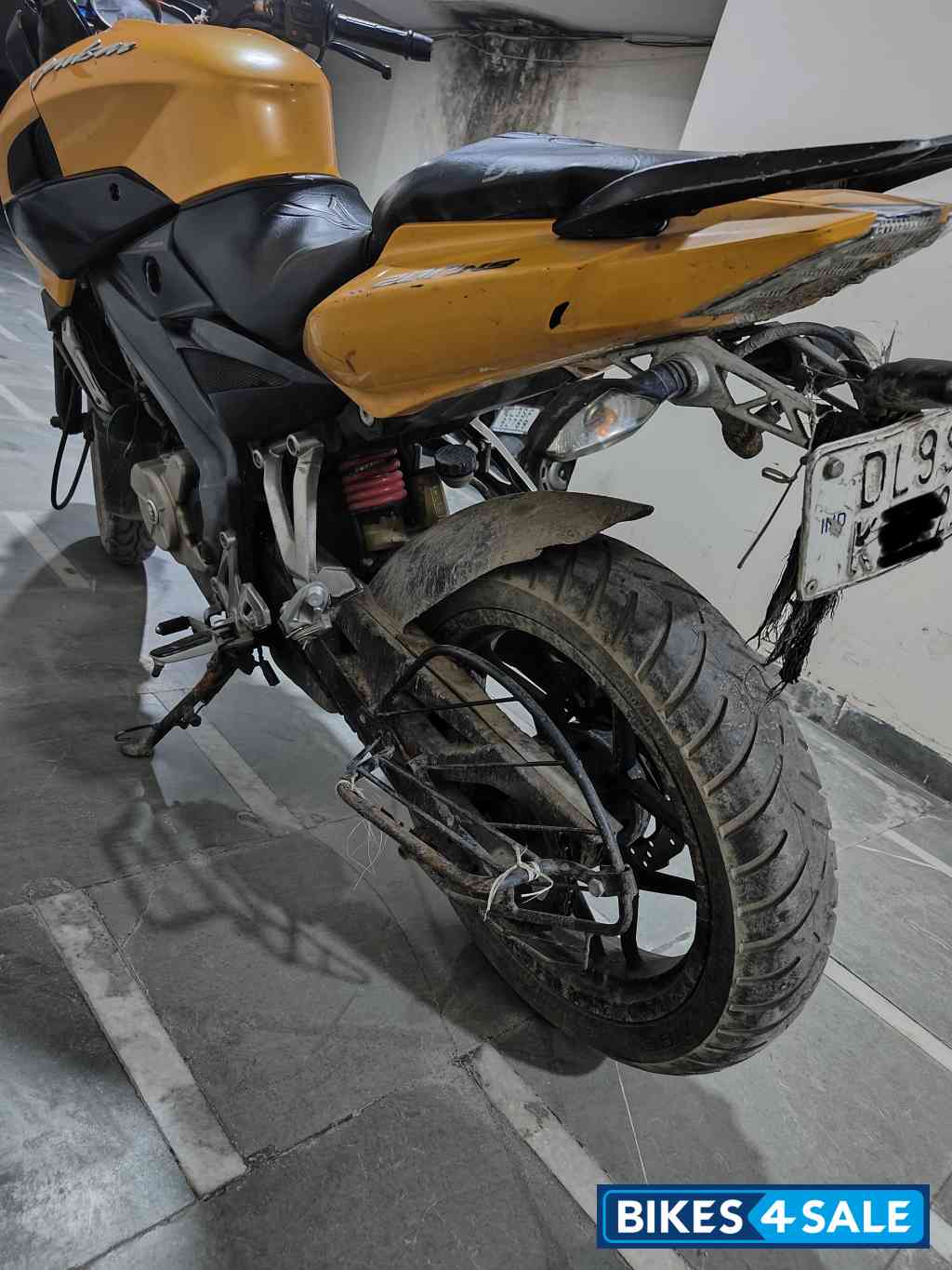 Yellow Bajaj Pulsar 200 NS