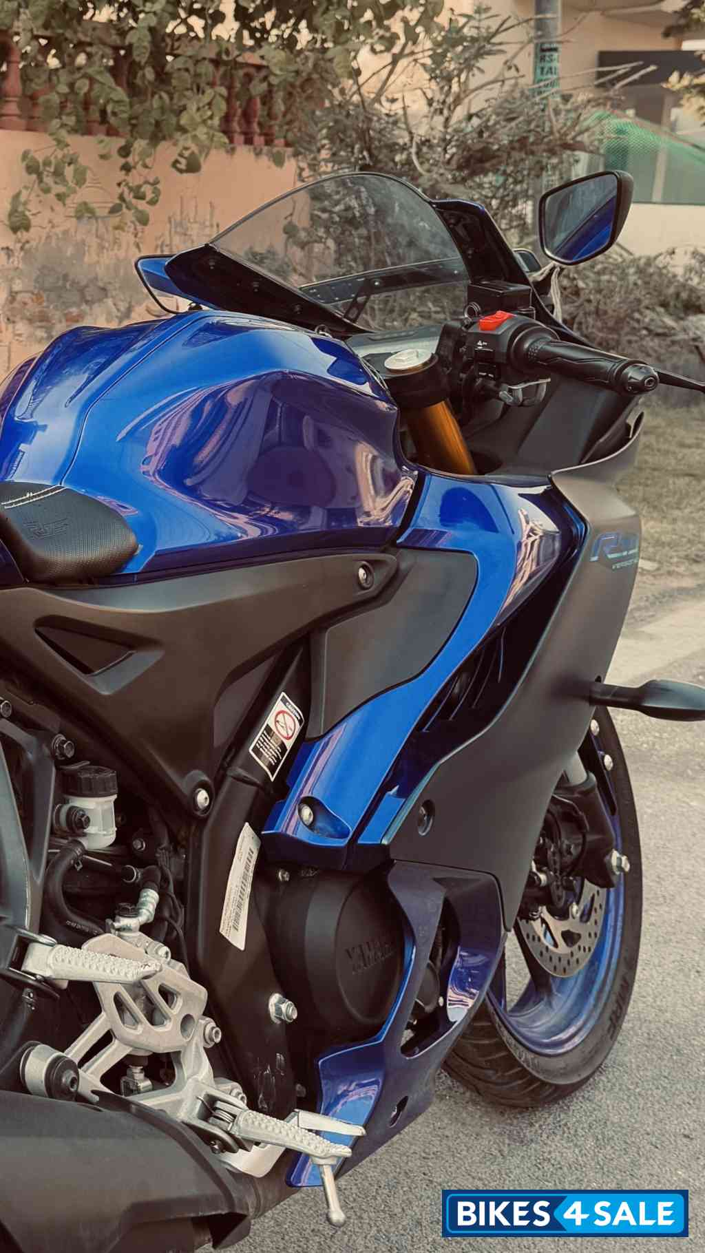 Blue Yamaha R15 V4
