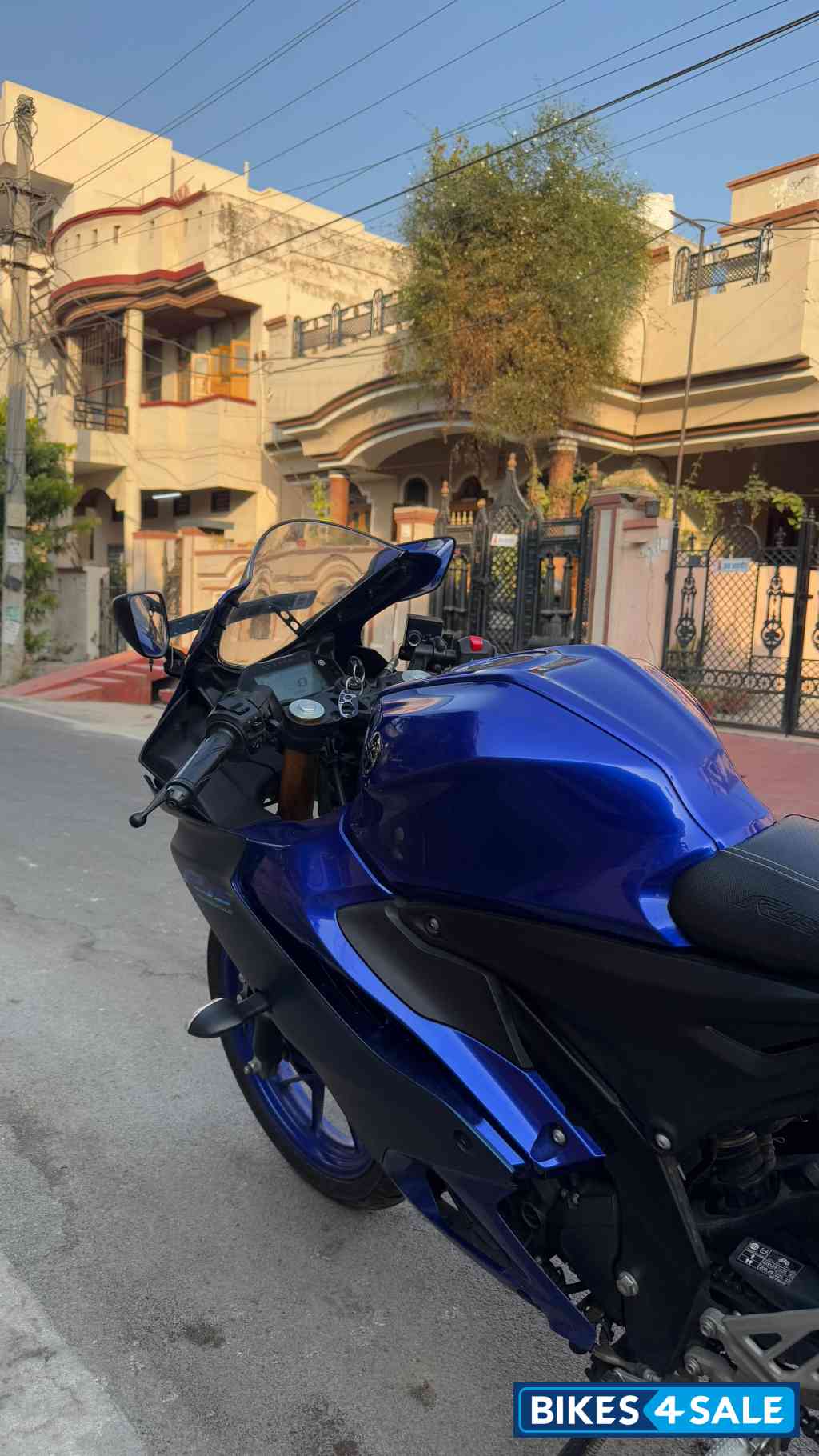 Blue Yamaha R15 V4