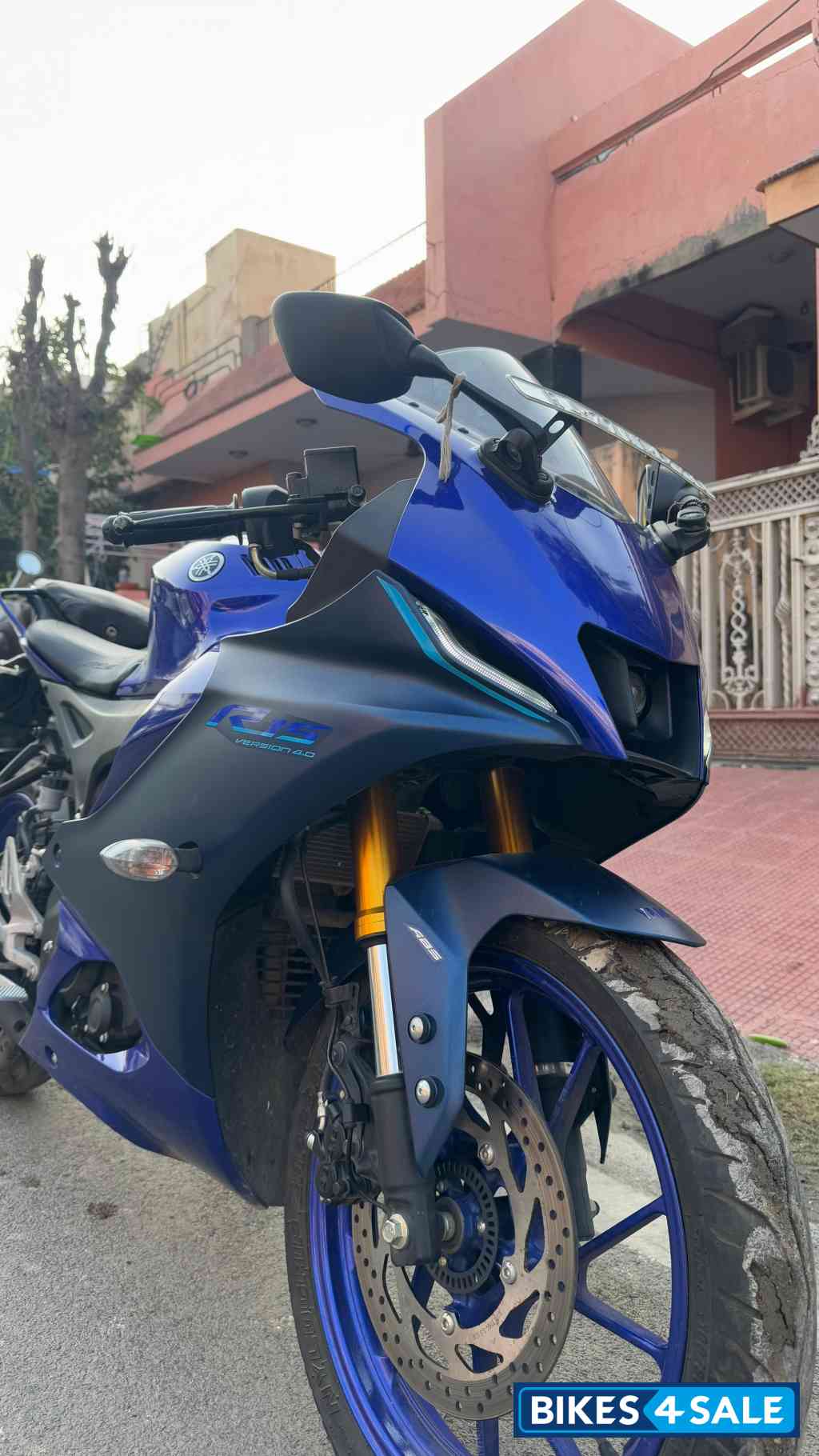 Blue Yamaha R15 V4