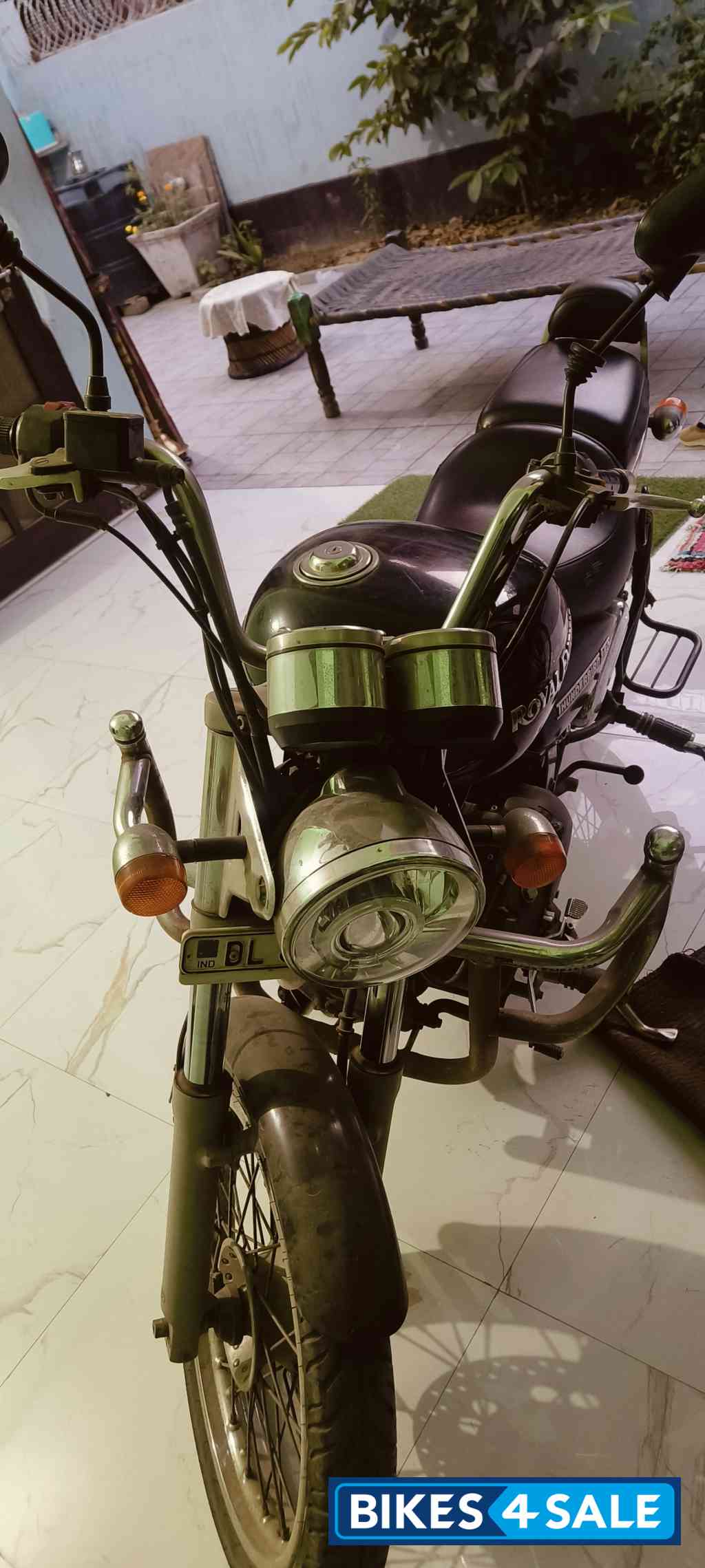 Black Royal Enfield Thunderbird 350