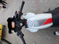 Pearl White TVS Apache RTR 160 4V