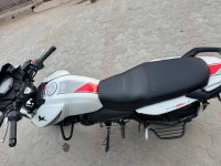 Pearl White TVS Apache RTR 160 4V
