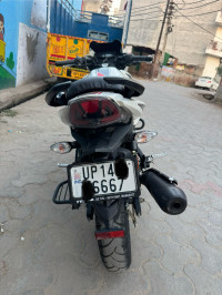 Pearl White TVS Apache RTR 160 4V