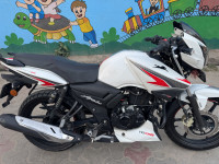 Pearl White TVS Apache RTR 160 4V