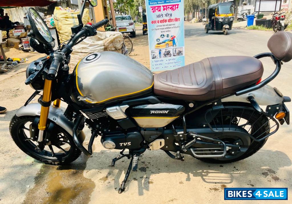 TVS Ronin TD