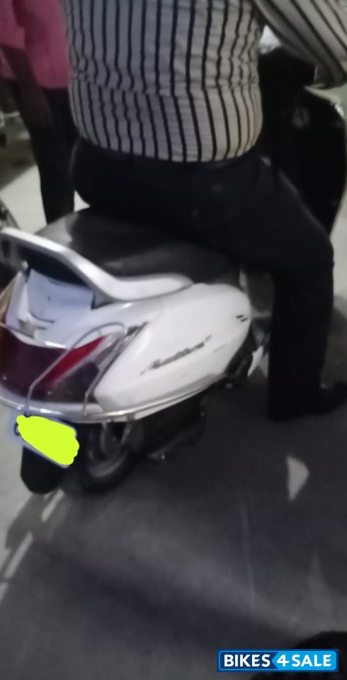 White Honda Activa 125