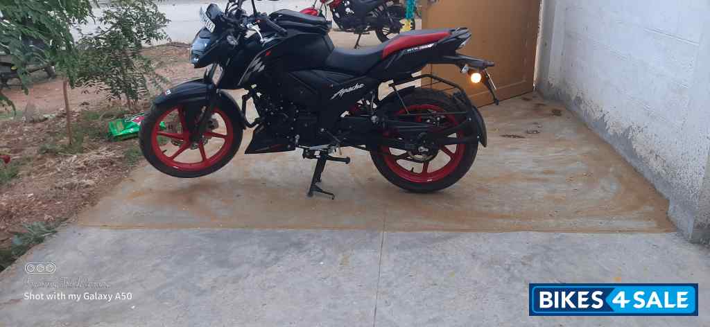 Block And Red TVS Apache RTR 160 4V