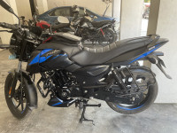 Black/blue Bajaj Pulsar 125