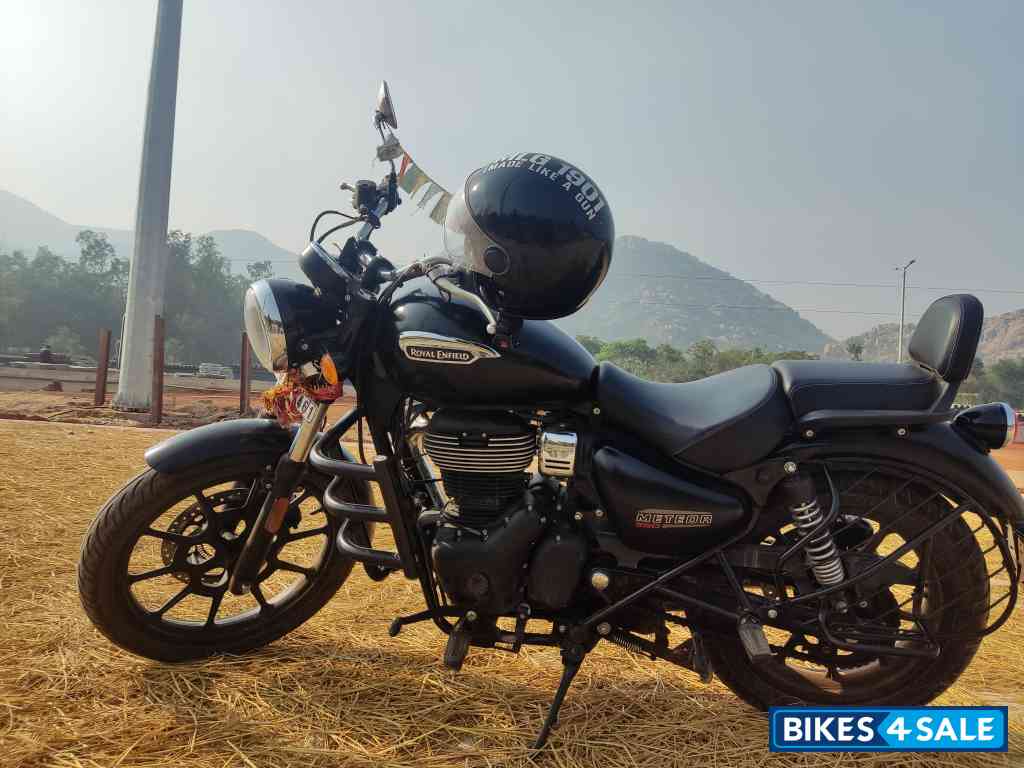 Royal Enfield Meteor 350 Stellar