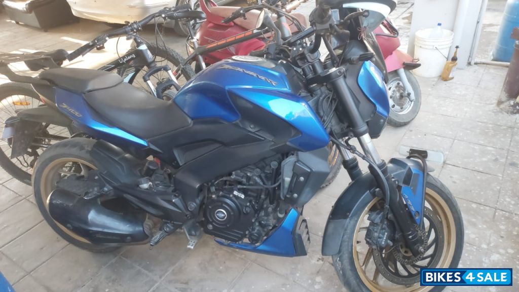 Blue Bajaj Dominar 400 Blue Bajaj Dominar 400