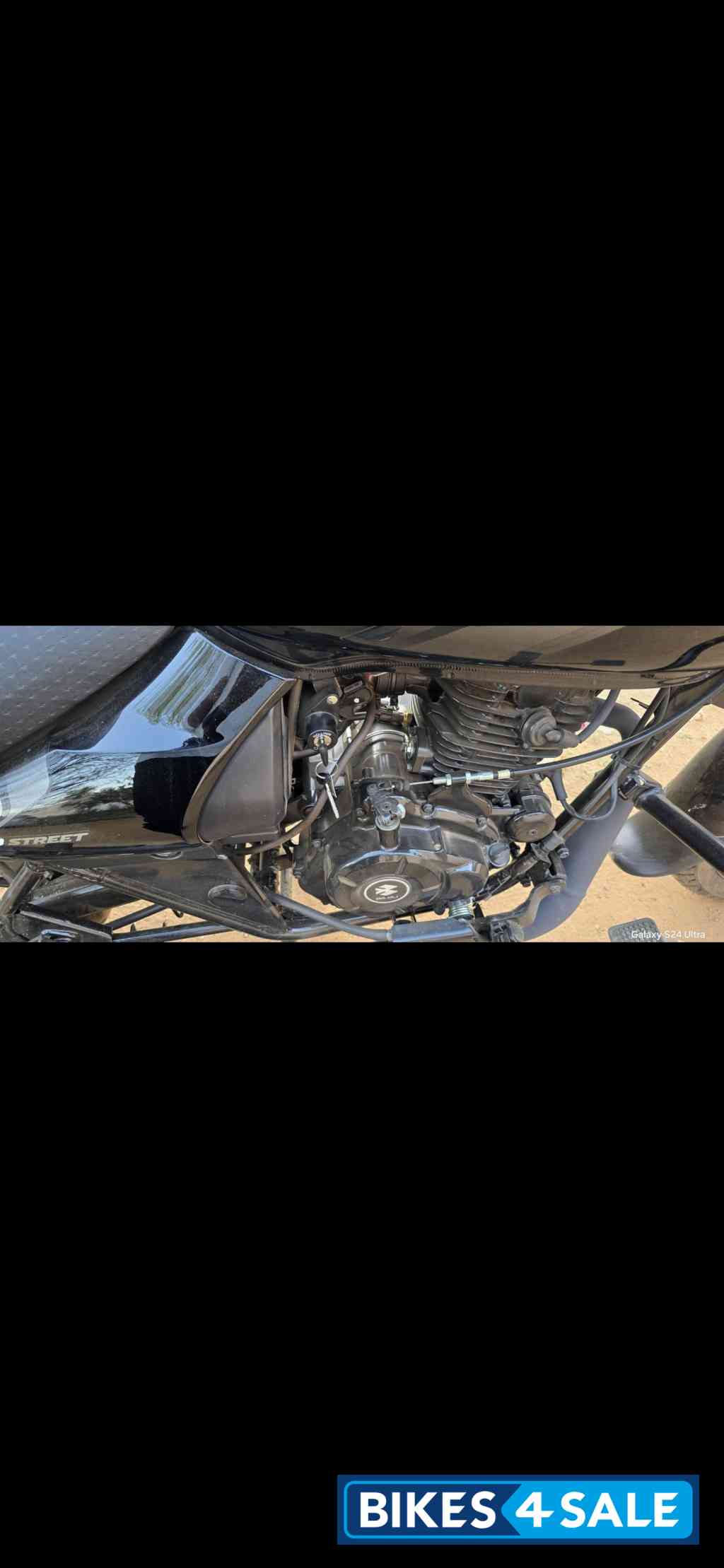 Ebony Black Met Bajaj Avenger Street 160 Ebony Black Met Bajaj Avenger Street 160