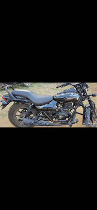 Ebony Black Met Bajaj Avenger Street 160