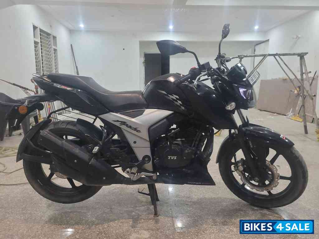 TVS Apache RTR 160 4V