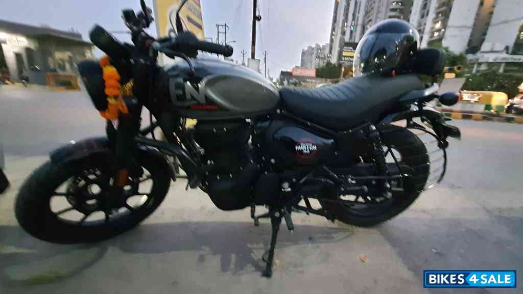 Royal Enfield Hunter 350 Metro