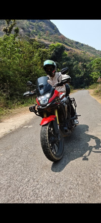 Red Honda CB200X