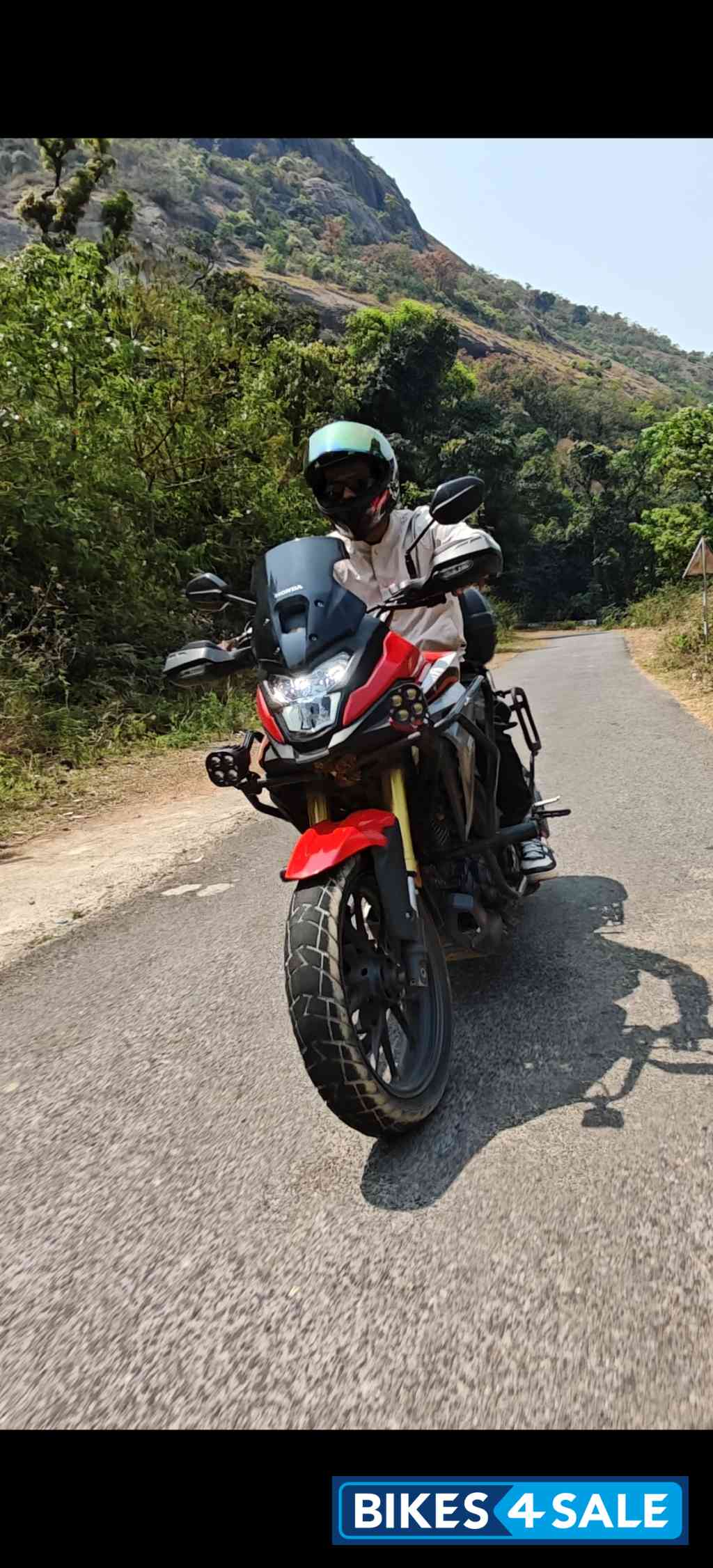 Red Honda CB200X