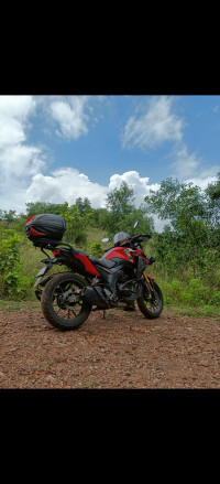 Red Honda CB200X