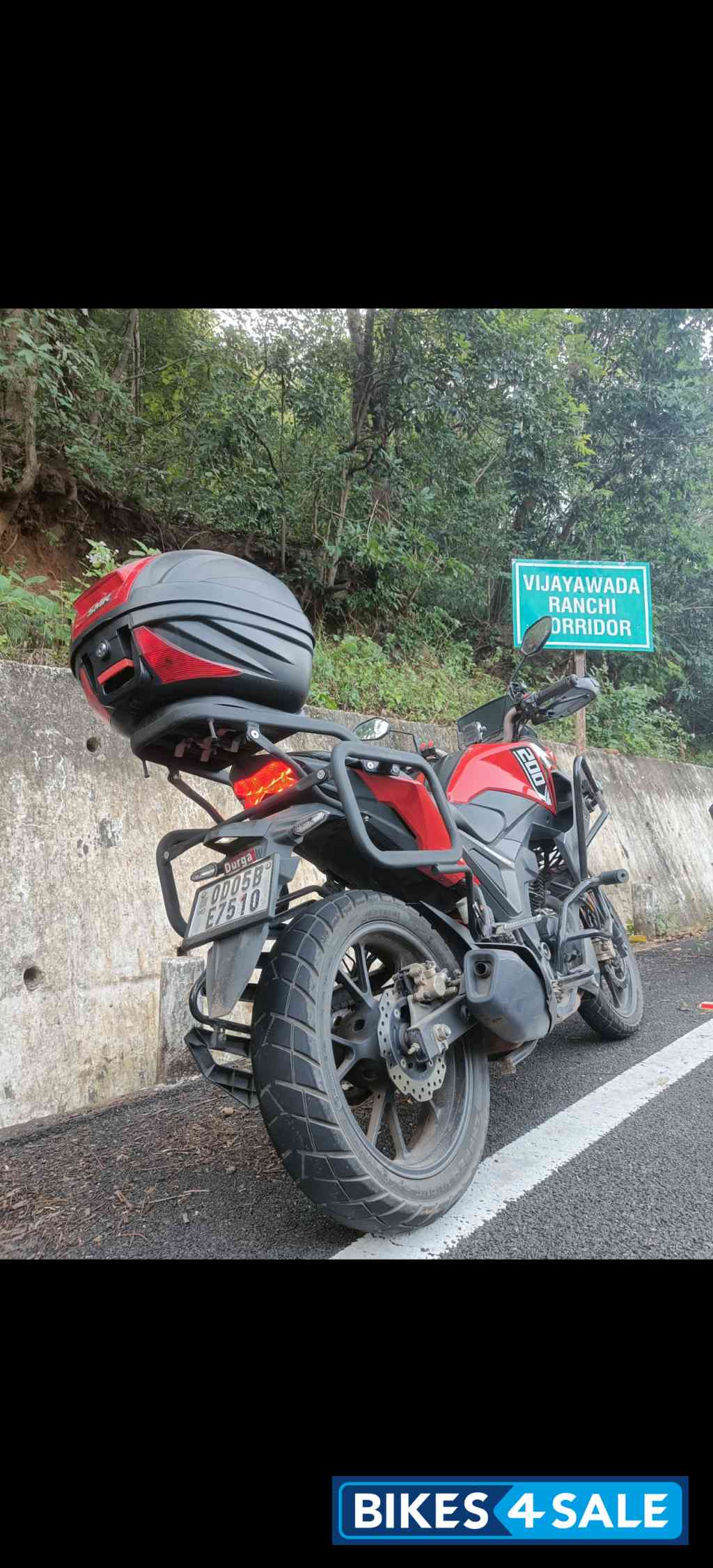 Red Honda CB200X