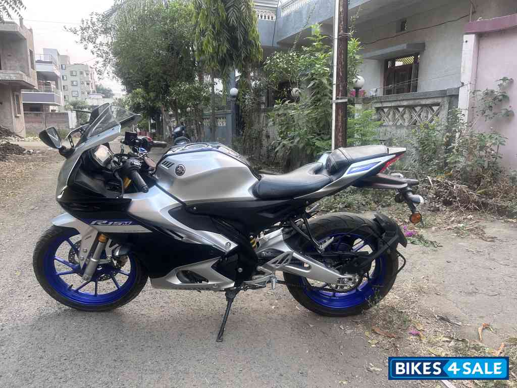 Yamaha R15M