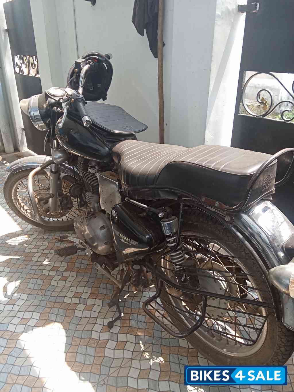 Metallic Green Royal Enfield Bullet Electra