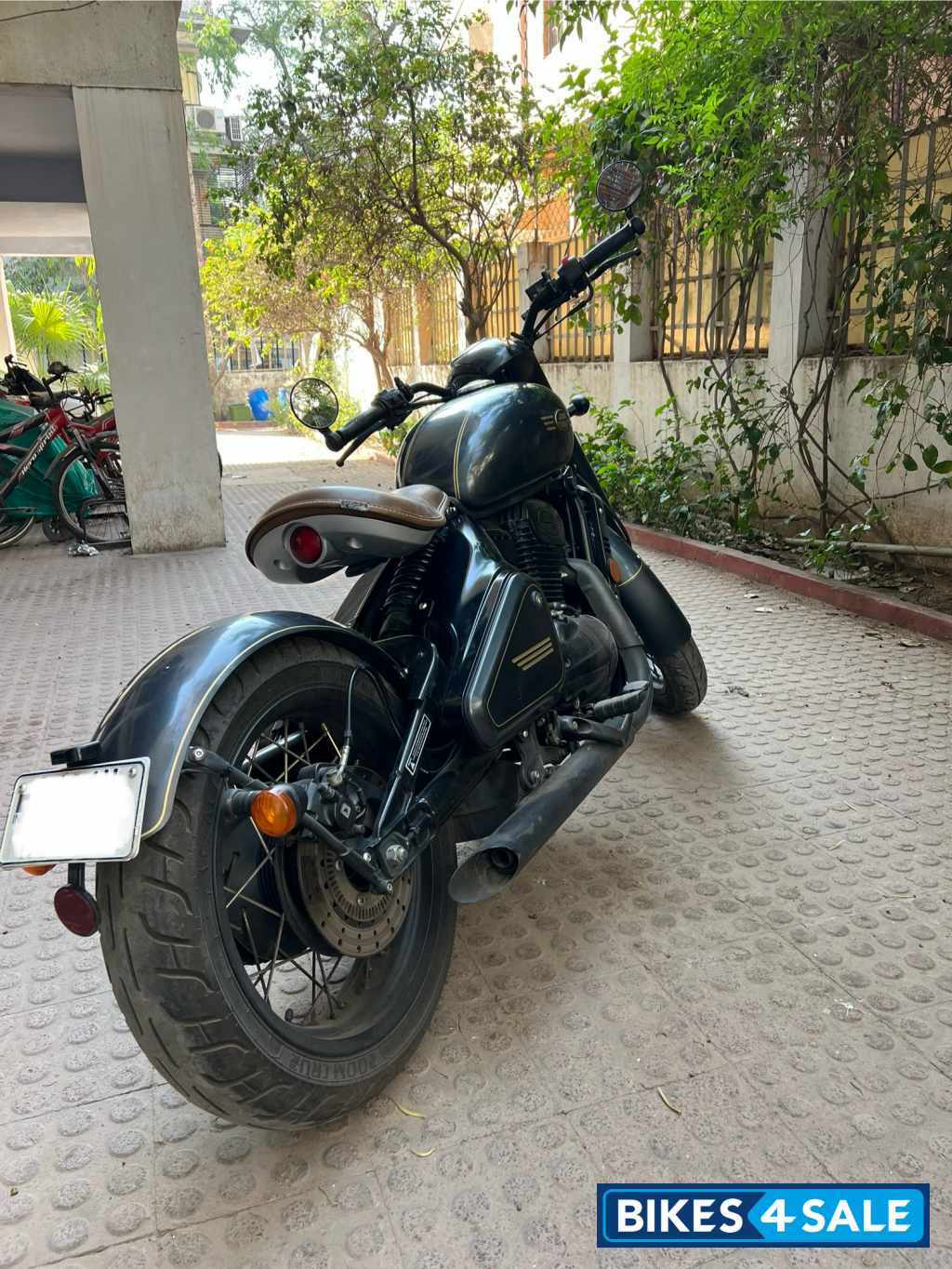 Black Jawa Perak BS6