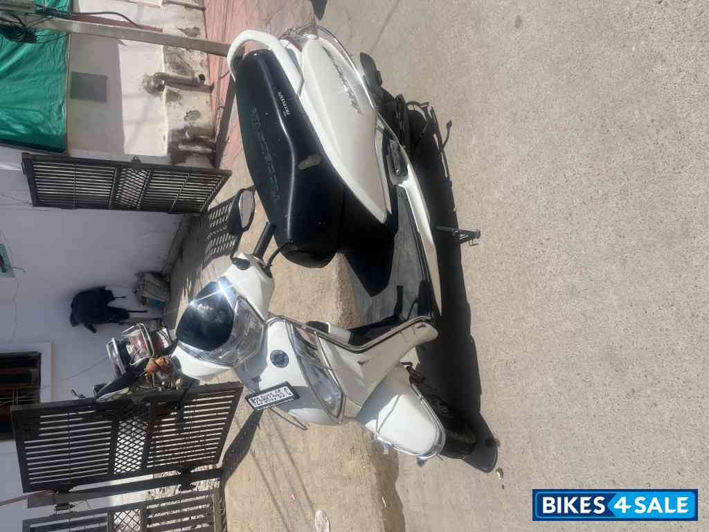 White TVS Jupiter 125