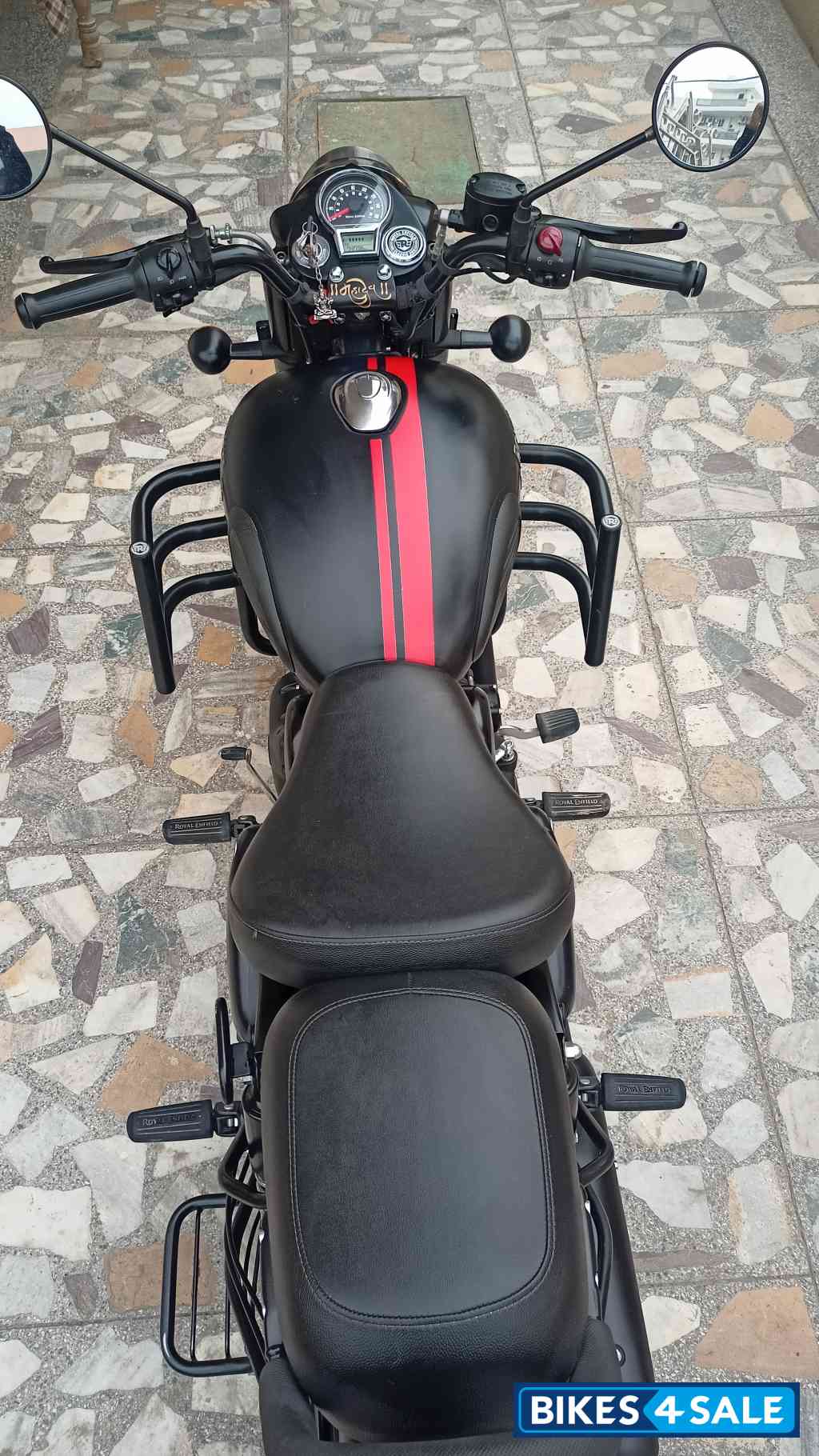 Royal Enfield Classic Stealth Black