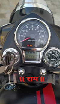 Royal Enfield Classic Stealth Black