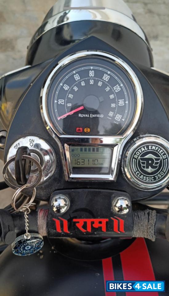 Royal Enfield Classic Stealth Black