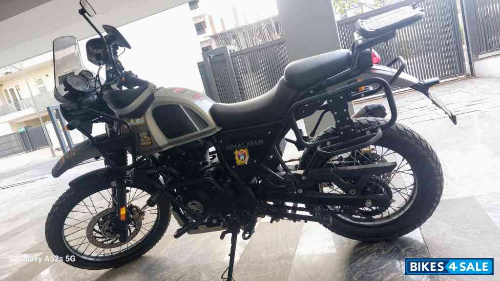 Grey/black Royal Enfield Himalayan BS VI