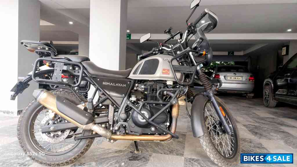 Grey/black Royal Enfield Himalayan BS VI