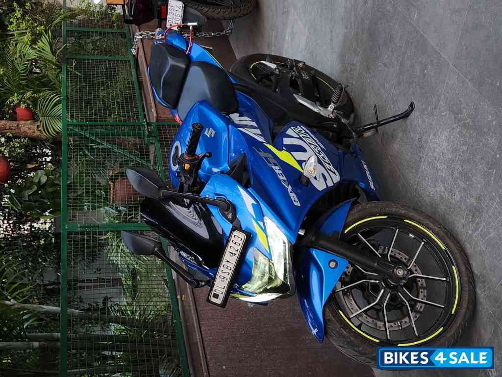 Blue Suzuki Gixxer SF 250