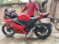 Metallic Red Yamaha R15 V4
