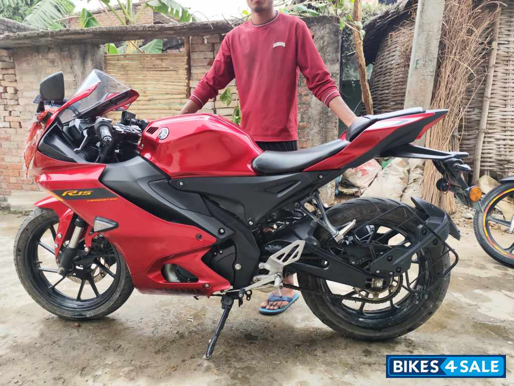 Metallic Red Yamaha R15 V4