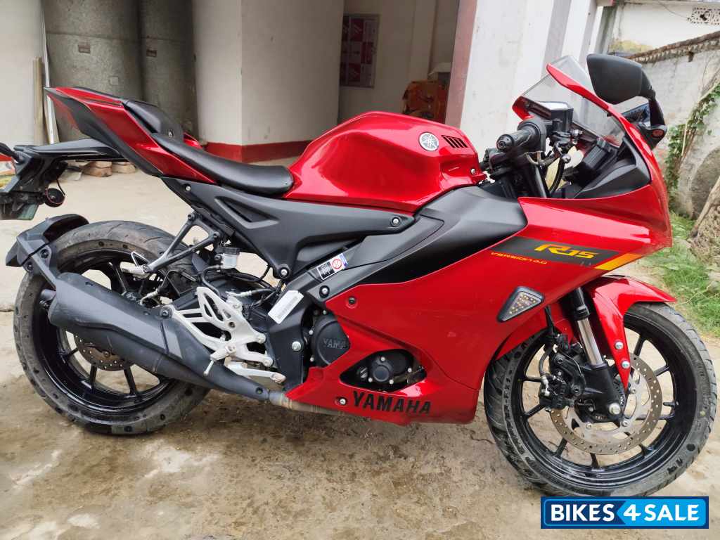 Metallic Red Yamaha R15 V4