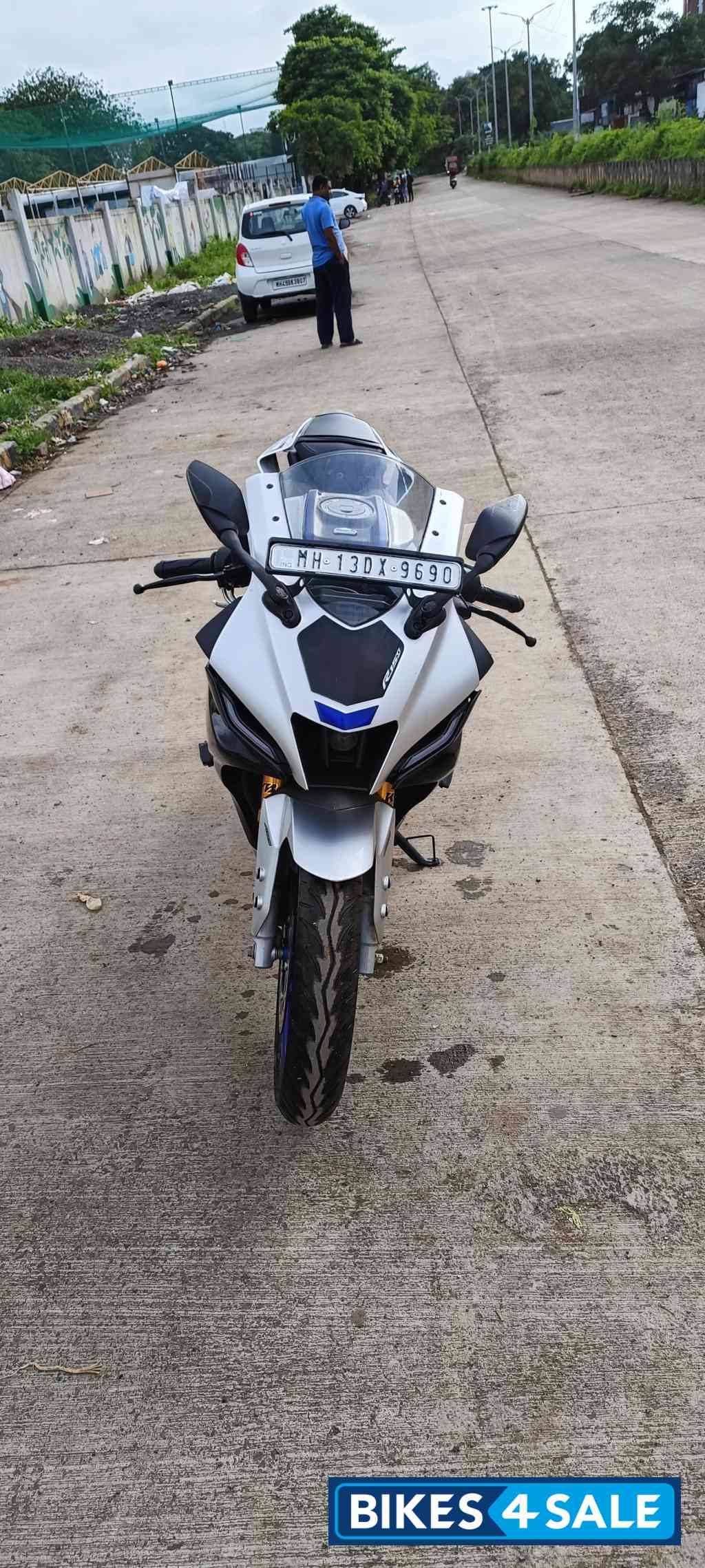 Yamaha R15M