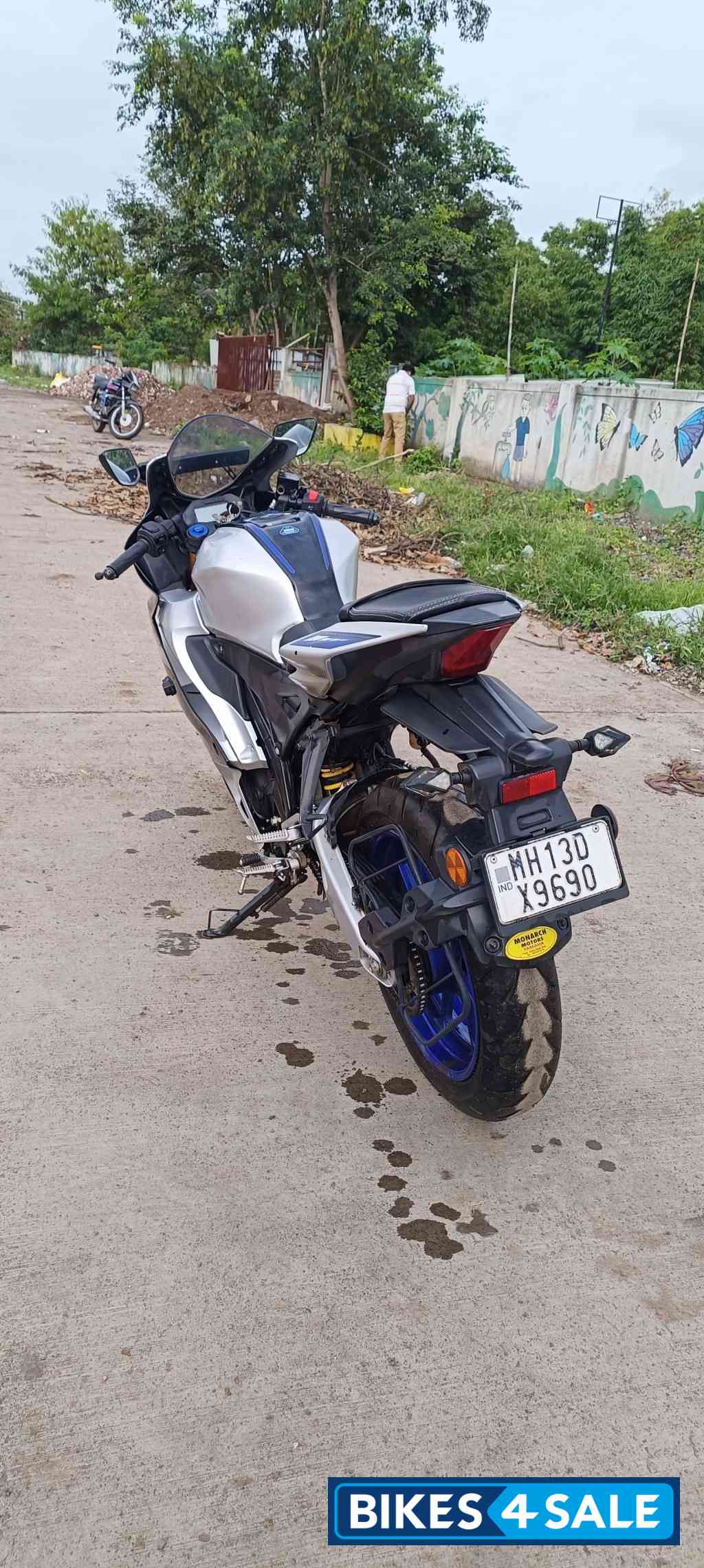 Yamaha R15M