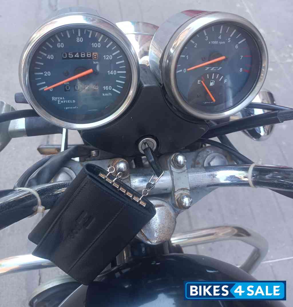 Black Royal Enfield Thunderbird 350 Black Royal Enfield Thunderbird 350