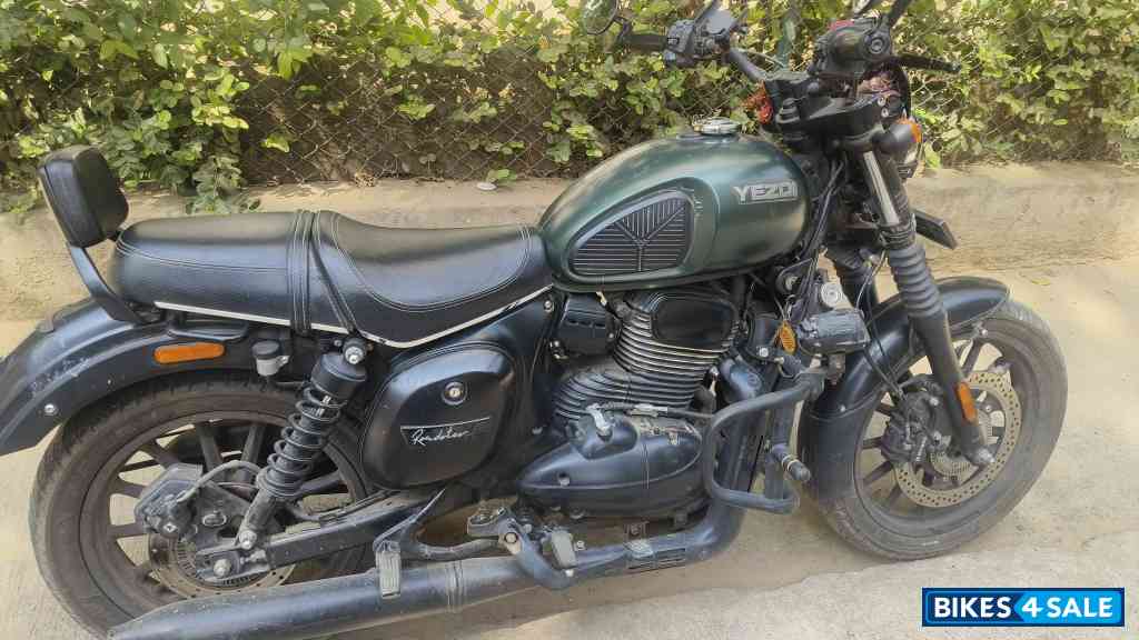 Yezdi Roadster Chrome