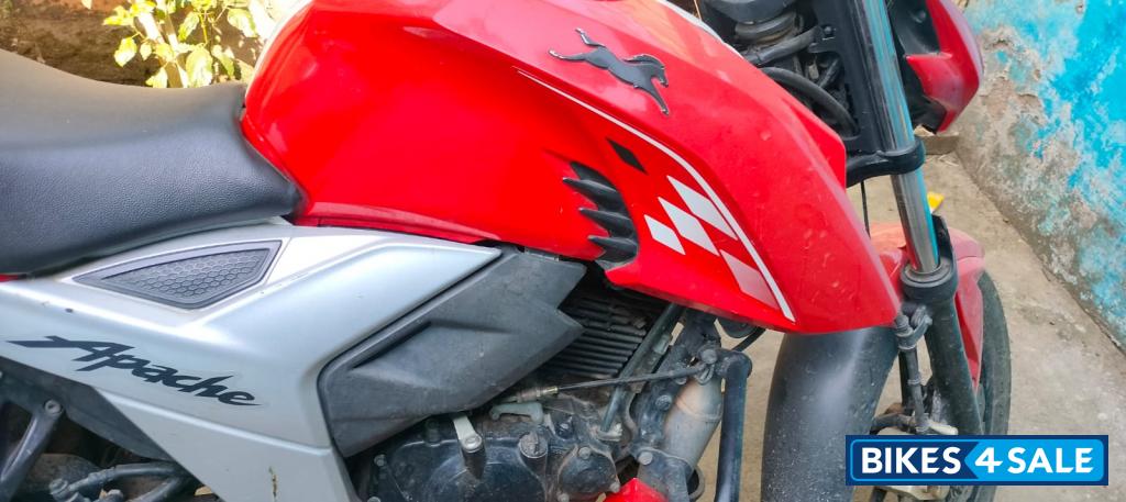 Red TVS Apache RTR 160 4V